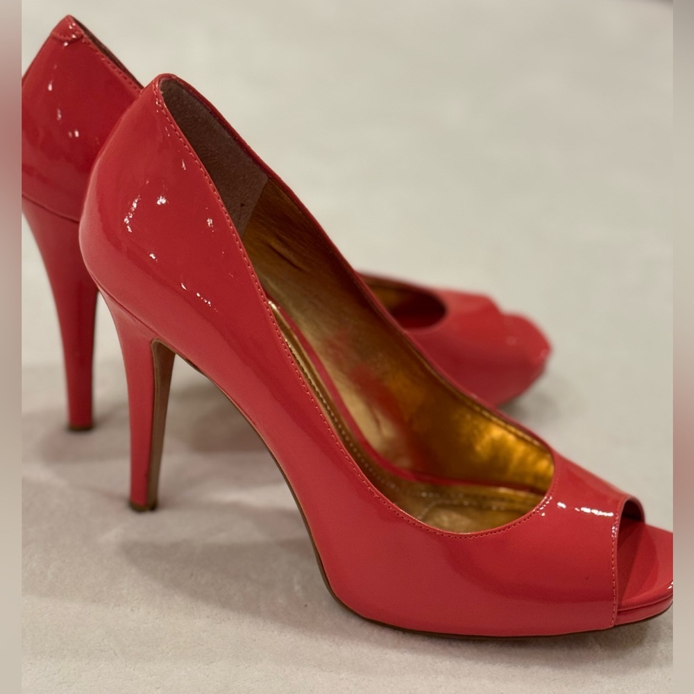 NWT BCBGeneration BG-DION Coral Patent Open Toe High Heels Size 9B/39